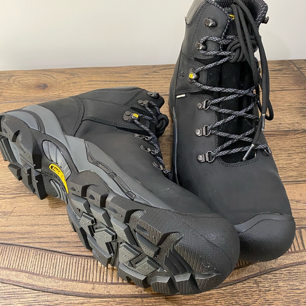 Keen men’s work boots size 14 new in box